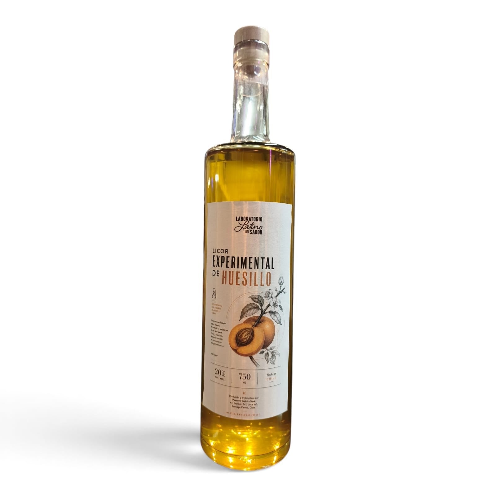 Botella Licor Experimental de Huesillo 750 ml del Laboratorio Latino del Sabor: licor chileno de durazno deshidratado, 20% Alc. Vol.